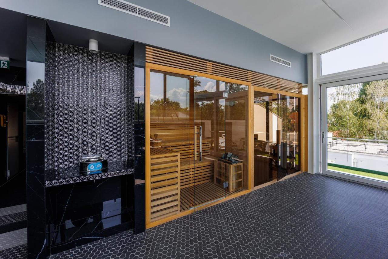 Villa Bauhaus Penthouse Wellness Apartman Шиофок Экстерьер фото