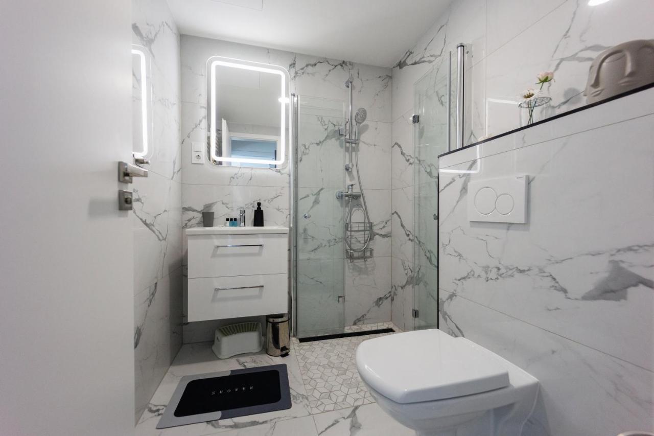 Villa Bauhaus Penthouse Wellness Apartman Шиофок Экстерьер фото